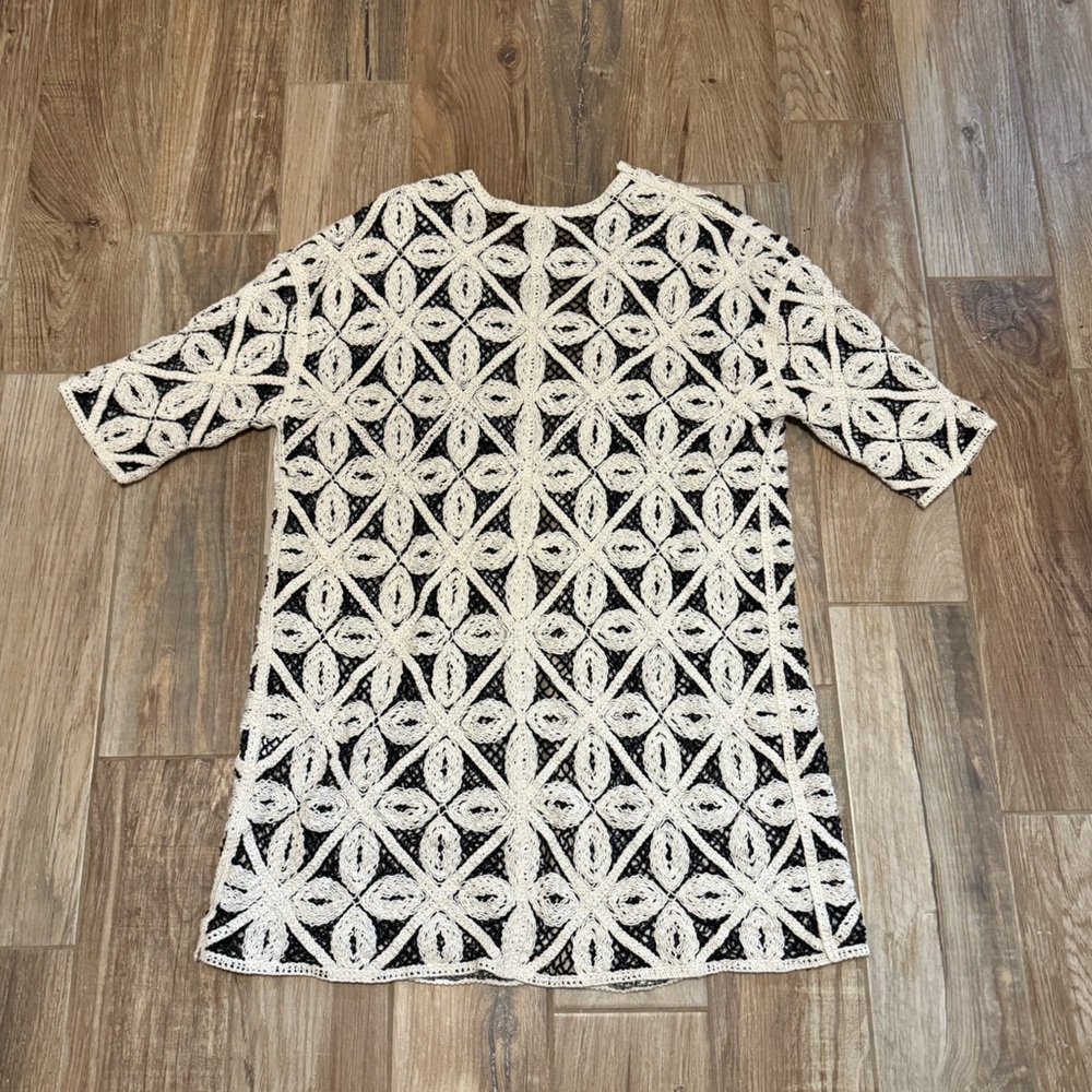 Veveret Geometric Open Front Three-Quarter Sleeve Cardigan - Picture 5 of 5